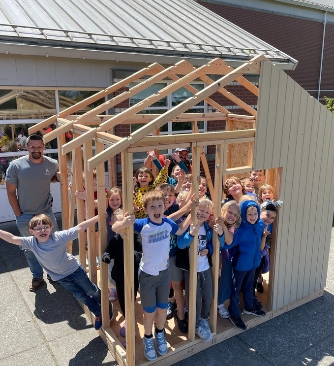 20240611_200035308_iOS-1