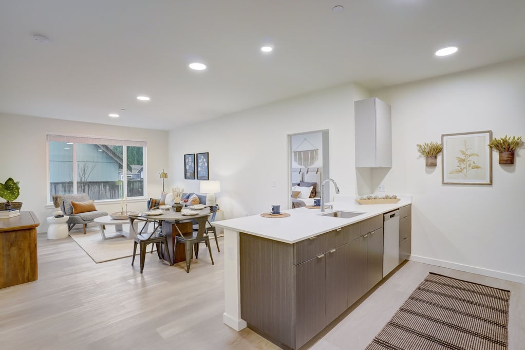 7-web-or-mls-162nd Ave E-012