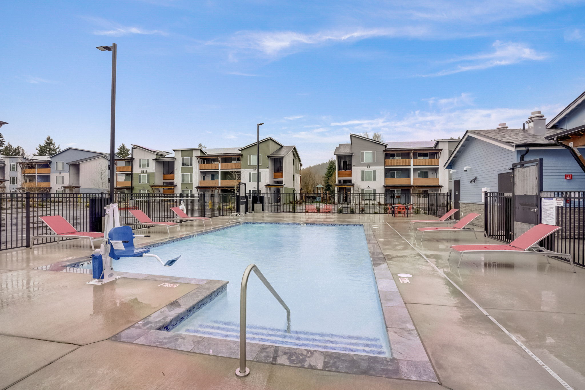 81-web-or-mls-162nd Ave E-112